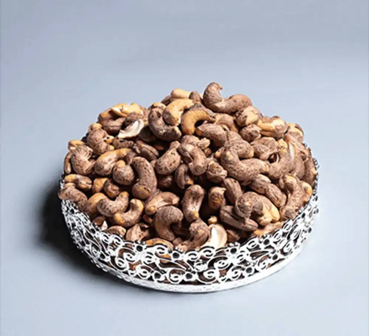 كاجو بالقشرة