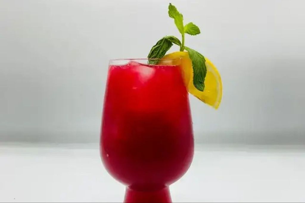 Lemonade With Pomegranate