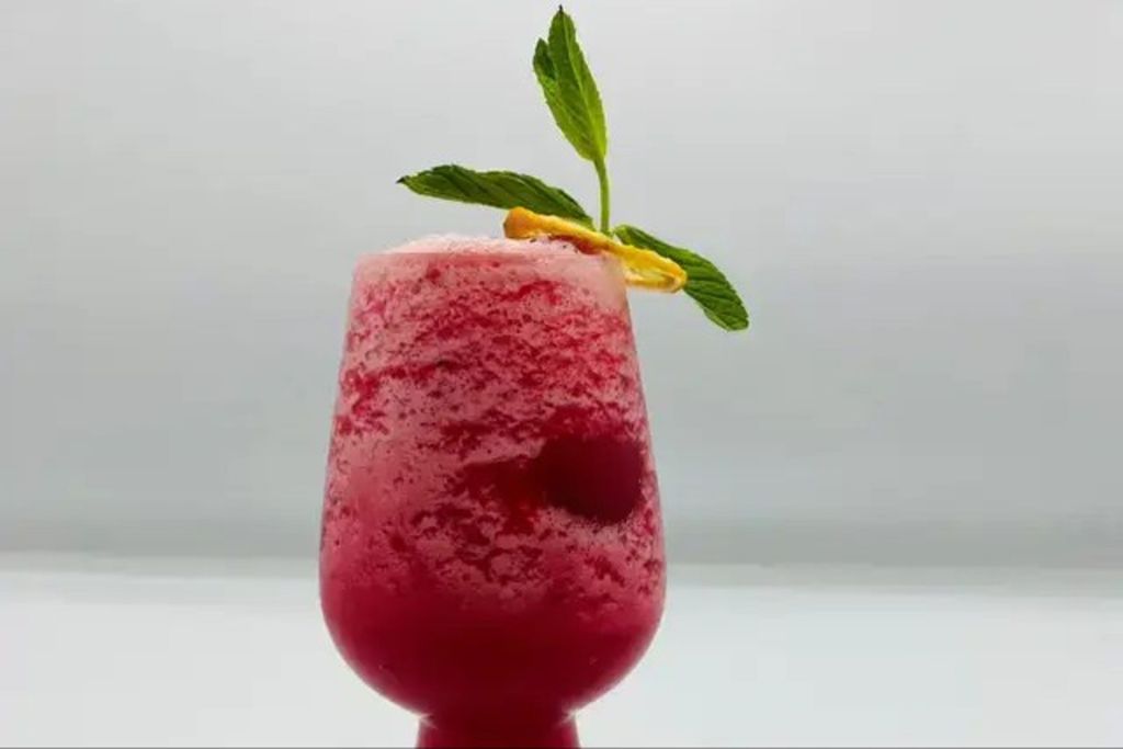 Lemonade With Pomegranate